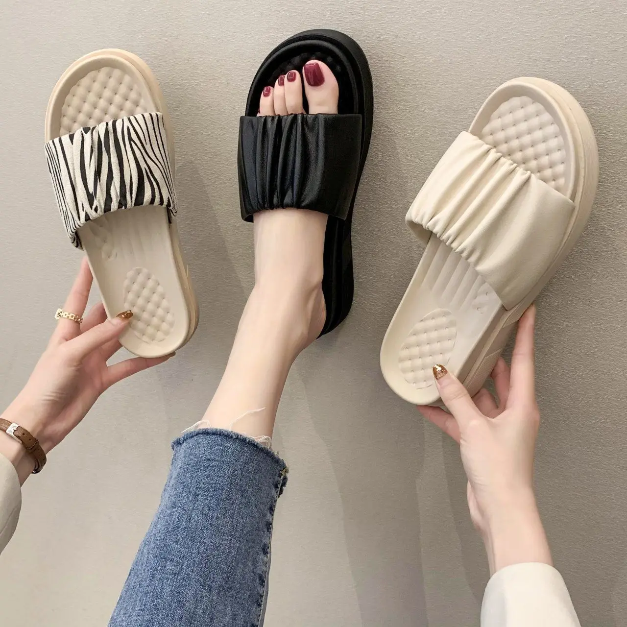 Slippers Women'S 2021 Summer New Flip-Flops Wear Sandals College Wind Wild Net Red Beach Female Sandals Shoes Tide
Slippers Women'S 2021 Summer New Flip-Flops Wear Sandals College Wind Wild Net Red Beach Female Sandals Shoes Tide