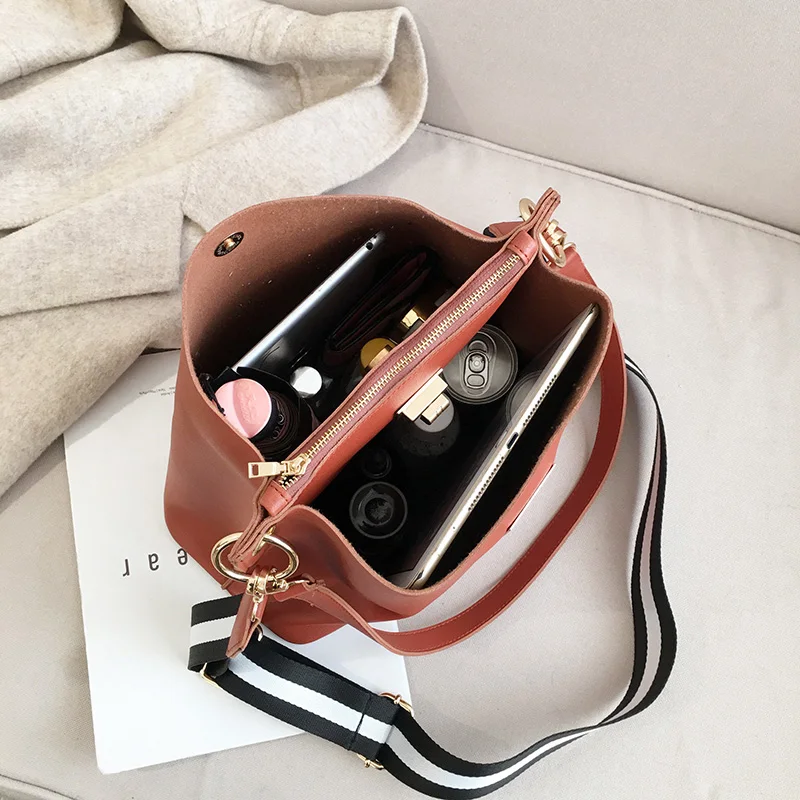 Bags for Women 2020 New Luxury Handbags PU Leather Ladies Shopping Large-capacity Bucket Bags Black Shopping Bags Free Shipping
Bags for Women 2020 New Luxury Handbags PU Leather Ladies Shopping Large-capacity Bucket Bags Black Shopping Bags Free Shipping