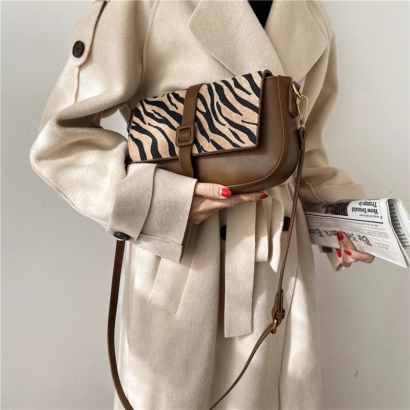 Фантазия 2020 Зима; Новая модель замшевых туфель; Обувь в виде зебры, сумки на ремне для женщин модные дизайнерские роскошные сумки в руку, жен...
Фантазия 2020 Зима; Новая модель замшевых туфель; Обувь в виде зебры, сумки на ремне для женщин модные дизайнерские роскошные сумки в руку, жен...