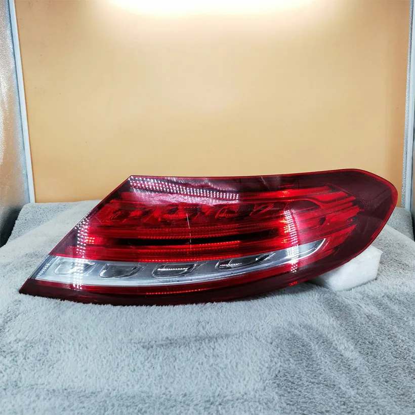 CAR rear tail light assembly combined tail light w205 C180 C200mer ced enzC300 C63 C250 brake light rear tail light
CAR rear tail light assembly combined tail light w205 C180 C200mer ced enzC300 C63 C250 brake light rear tail light