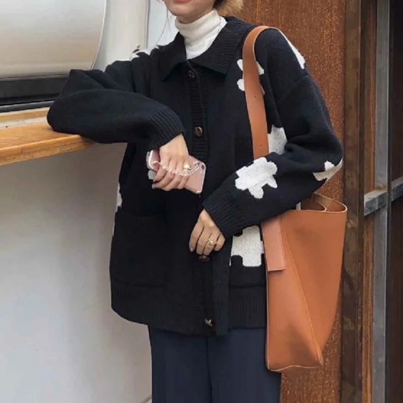 Deeptown Korean Style Print Sweater Cardigan Women Preppy Fashion Polo Collar Oversize Jumper Female Autumn Long Sleeve Jackets
Deeptown Korean Style Print Sweater Cardigan Women Preppy Fashion Polo Collar Oversize Jumper Female Autumn Long Sleeve Jackets