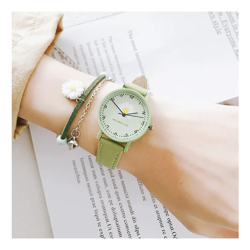 Exquisite Women Fashion Flower Watches Daisy Design Elegant Ladies Wristwatches Simple Number Female Quartz Leather Watch
Exquisite Women Fashion Flower Watches Daisy Design Elegant Ladies Wristwatches Simple Number Female Quartz Leather Watch
