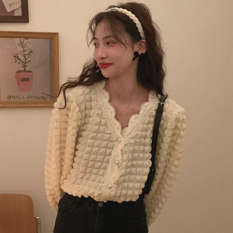 Korean Button Up Shirt Women French Lace Stitching V-neck Foreign Style Design Sense Long Sleeve Loose Shirt Women's Top
Korean Button Up Shirt Women French Lace Stitching V-neck Foreign Style Design Sense Long Sleeve Loose Shirt Women's Top