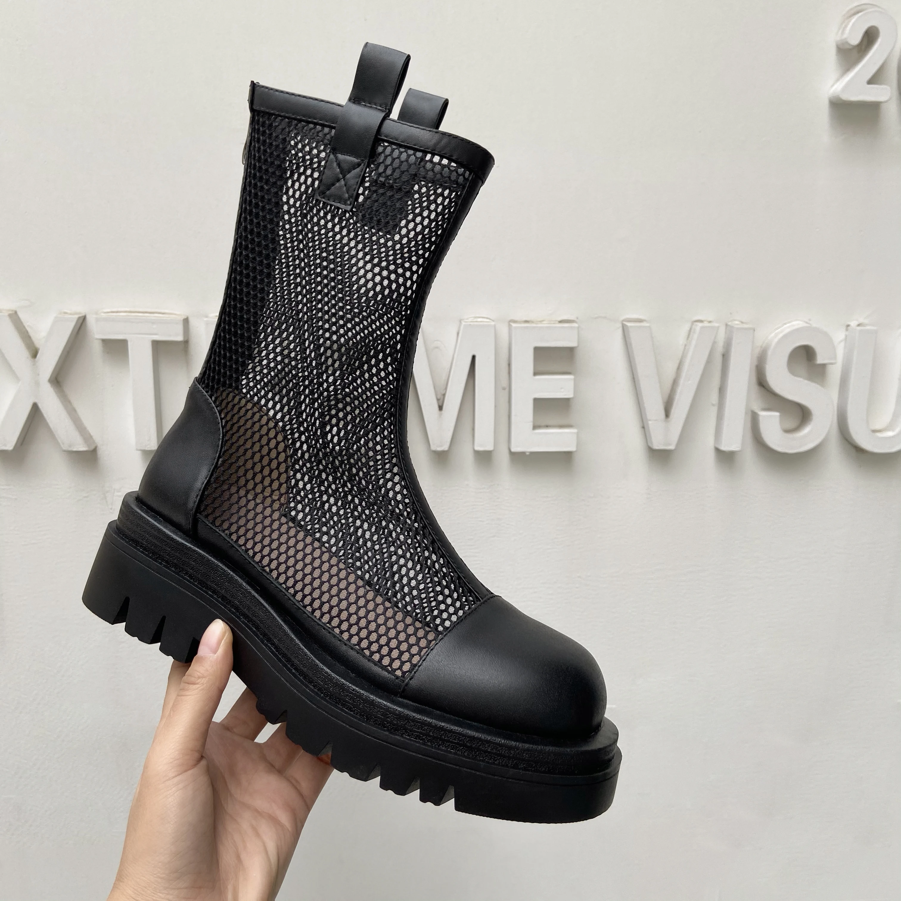 Osunlina 2021 Summer Ankle Boots Woman Round Toe Genuine Leather Flat With Platform Breathable Mesh Back Zipper Handmade Shoes
Osunlina 2021 Summer Ankle Boots Woman Round Toe Genuine Leather Flat With Platform Breathable Mesh Back Zipper Handmade Shoes