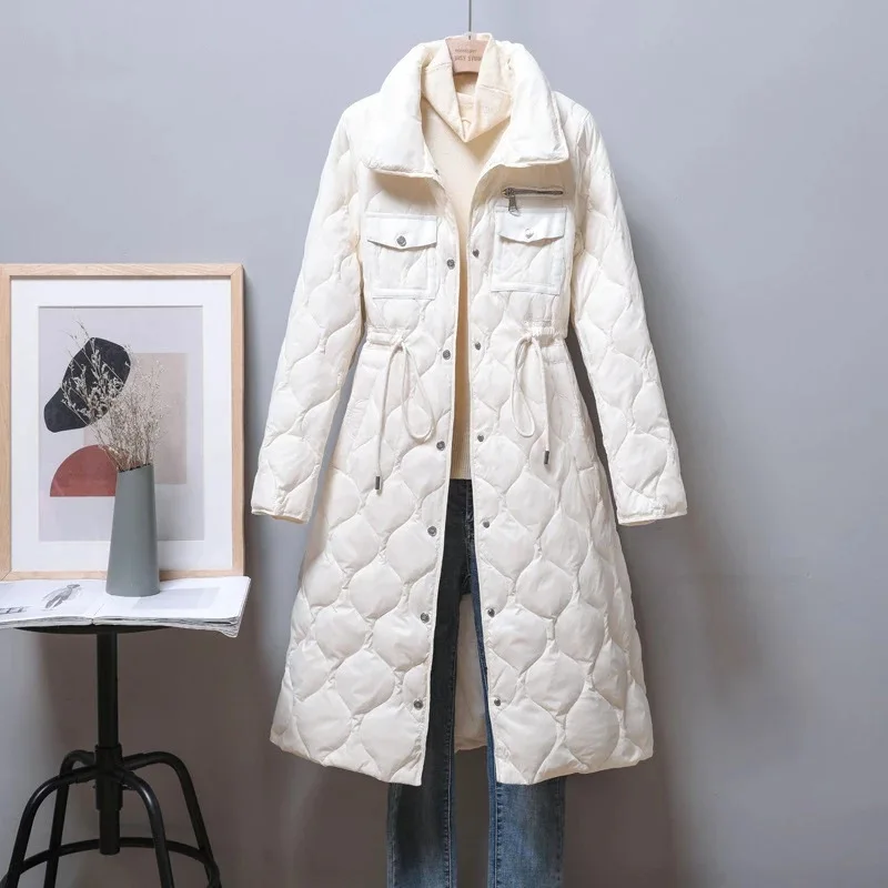 2021 Winter New Women Turtleneck White Duck Down Coat Single-Breasted Warm Parkas Down Mid-Length Waist Drawstring Jacket
2021 Winter New Women Turtleneck White Duck Down Coat Single-Breasted Warm Parkas Down Mid-Length Waist Drawstring Jacket
