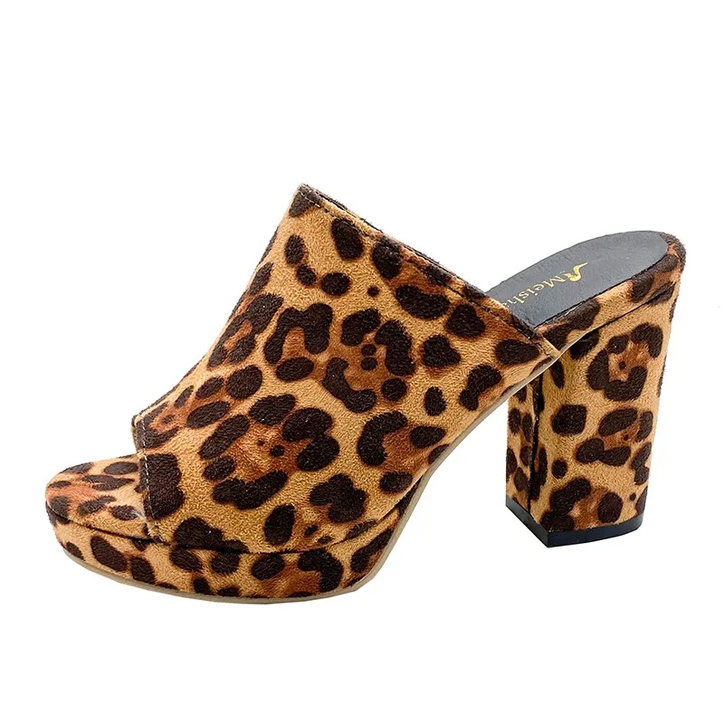 Женские замшевые шлепанцы, сандалии с открытым носком, на высоком каблуке, лето 2021
Женские замшевые шлепанцы, сандалии с открытым носком, на высоком каблуке, лето 2021