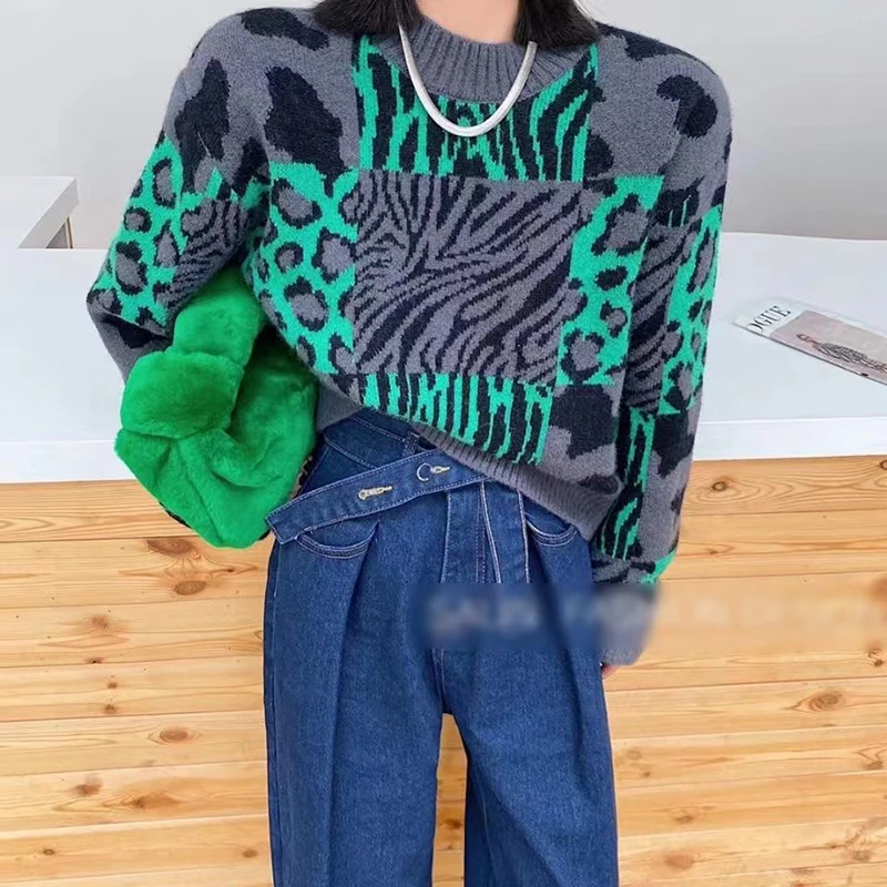 Vintage Women Leopard Knitted Sweater Winter Animal Print Thick Long Sleeve Lazy Style Female Oversized Pullovers Casual Tops
Vintage Women Leopard Knitted Sweater Winter Animal Print Thick Long Sleeve Lazy Style Female Oversized Pullovers Casual Tops