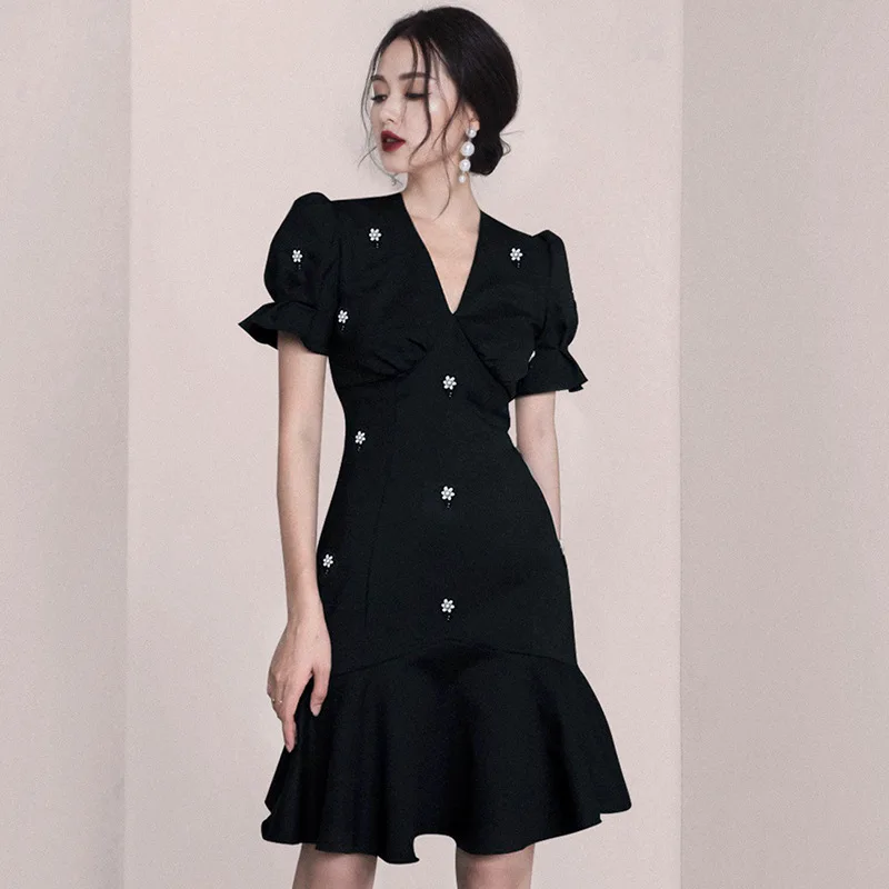 French small black dress Hepburn dress show thin 2020 new summer small temperament pin bead dress goddess model
French small black dress Hepburn dress show thin 2020 new summer small temperament pin bead dress goddess model