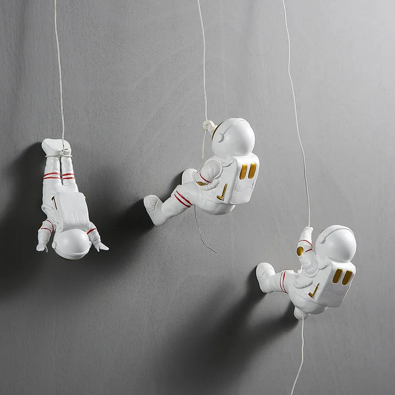 Nordic 3D Creative Climbed Astronaut Locking The Kids Room Background Decoration of Wall Mounting Ornaments Statue In Resin
Nordic 3D Creative Climbed Astronaut Locking The Kids Room Background Decoration of Wall Mounting Ornaments Statue In Resin