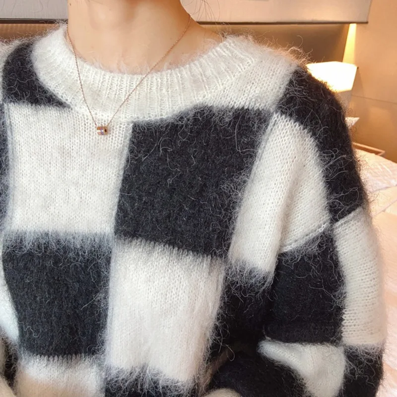 DEAT 2021 New Autumn And Winter Fashion Casual Long Sleeve Loose O Neck Pullovers Knitwear Plaid Top Women SG945
DEAT 2021 New Autumn And Winter Fashion Casual Long Sleeve Loose O Neck Pullovers Knitwear Plaid Top Women SG945