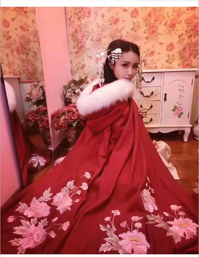 Red Hanfu Cloak Women Chinese Traditional Embroidery Hanfu Winter Warm Thick Cape Cosplay Costume Hanfu Red Clack For Women
Red Hanfu Cloak Women Chinese Traditional Embroidery Hanfu Winter Warm Thick Cape Cosplay Costume Hanfu Red Clack For Women