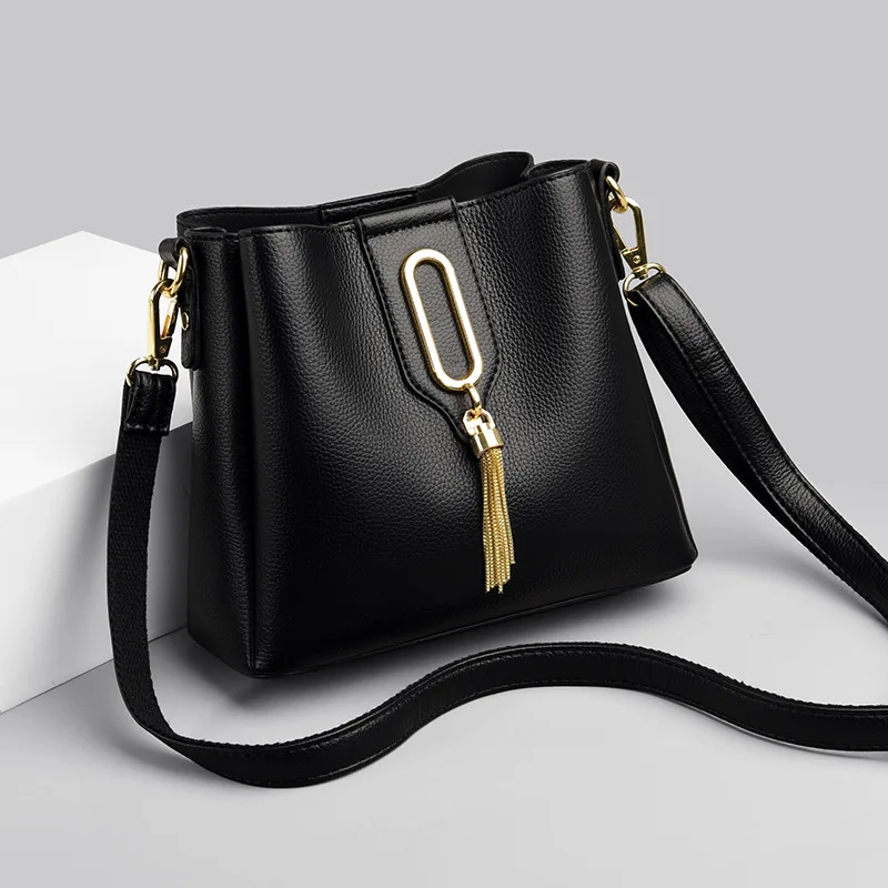 Bag Female 2021 New Fashion Korean Women's Bag Large Capacity Fashion Tassel Diagrammed Bucket Bag Foreign Trade Shoulder Bag
Bag Female 2021 New Fashion Korean Women's Bag Large Capacity Fashion Tassel Diagrammed Bucket Bag Foreign Trade Shoulder Bag