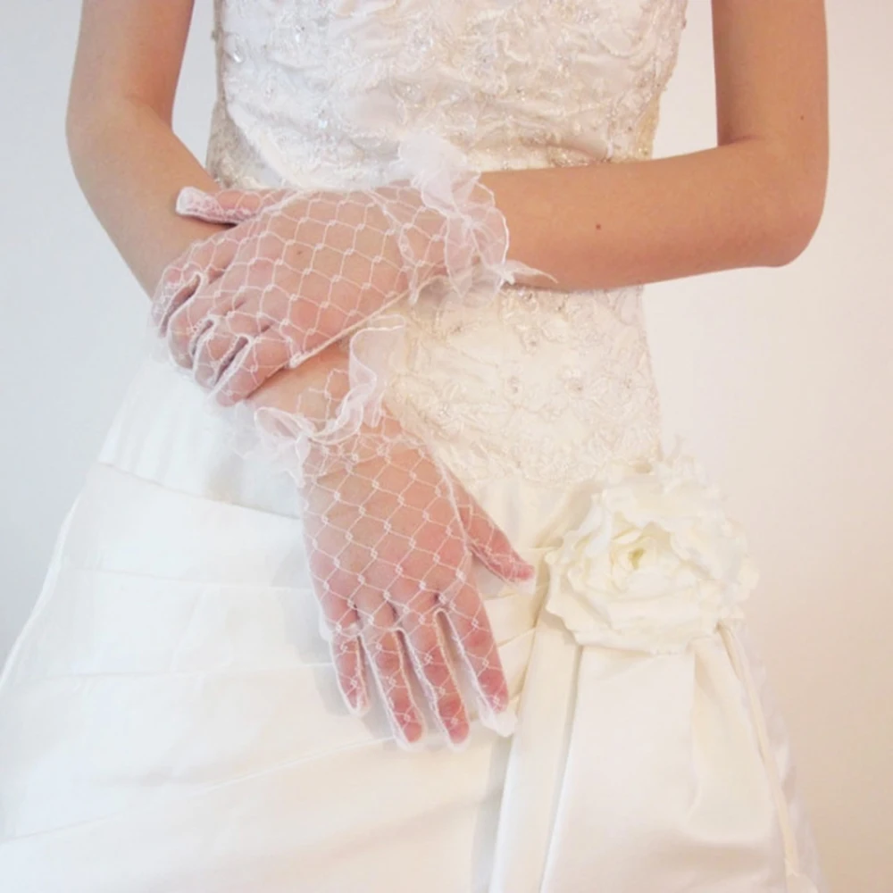 wedding accessories bride gloves lace gloves tulle gloves перчатки кружевныеWrist Length Gloves Finger Short Wedding Accessories
wedding accessories bride gloves lace gloves tulle gloves перчатки кружевныеWrist Length Gloves Finger Short Wedding Accessories