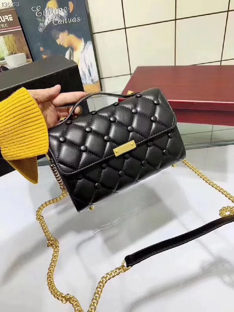 Luxury Design Women's bag Female bag Bag woman 2021 women's brand Shoulder bag Handbag Carry bag Chain Lingge bags Latest Hot
Luxury Design Women's bag Female bag Bag woman 2021 women's brand Shoulder bag Handbag Carry bag Chain Lingge bags Latest Hot