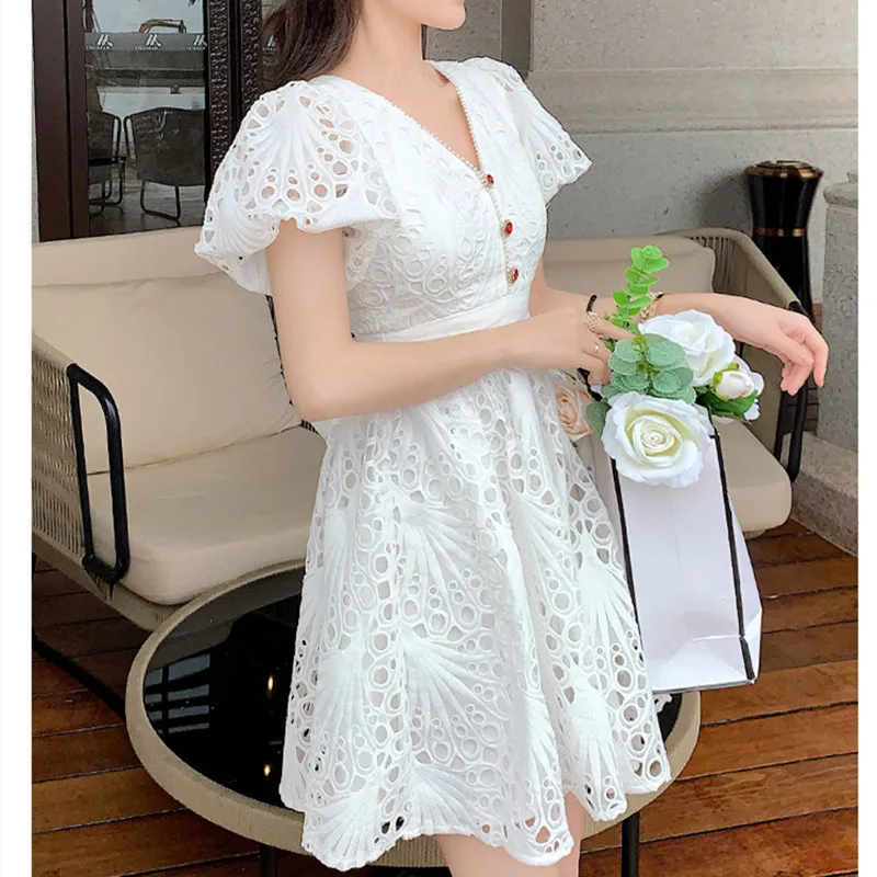 Vintage Elegant Lace Summer Beading White Dresses Women V-Neck Design Hollow Out Short Sleeve Bow Party Holiday Dress Vestidos
Vintage Elegant Lace Summer Beading White Dresses Women V-Neck Design Hollow Out Short Sleeve Bow Party Holiday Dress Vestidos