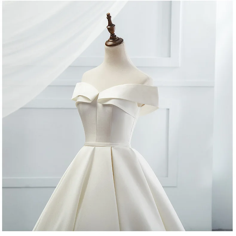 2021 Party Dress Sleeveless Princess Ball Gown Wedding Dress Sexy Applique Beaded Flowers Chapel Train Satin Vintage Bridal Gown
2021 Party Dress Sleeveless Princess Ball Gown Wedding Dress Sexy Applique Beaded Flowers Chapel Train Satin Vintage Bridal Gown