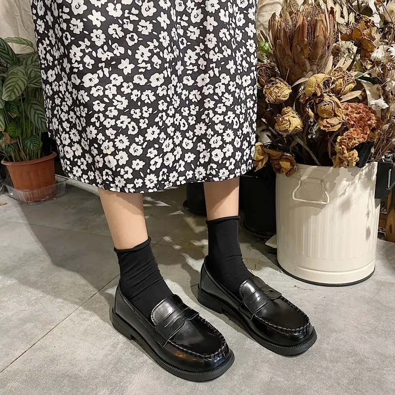 Autumn Slip-on Retro Shoes Solid Black Oxfords Shoes For Women Flats Leather Thick Bottom Platform Square Toe Casual Shoes Woman
Autumn Slip-on Retro Shoes Solid Black Oxfords Shoes For Women Flats Leather Thick Bottom Platform Square Toe Casual Shoes Woman