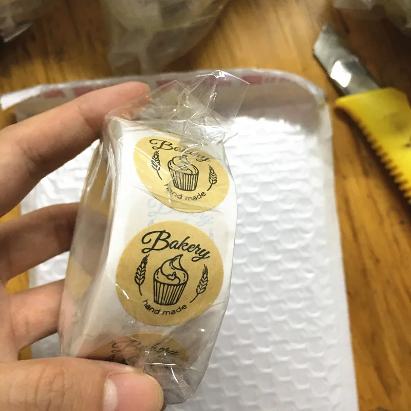 2020 NEW 500pcs Round Kraft Ppaer Stickers Cake Pattern Handmade Bakery Adhesive Labels DIY Gift For Dessert Packaging
2020 NEW 500pcs Round Kraft Ppaer Stickers Cake Pattern Handmade Bakery Adhesive Labels DIY Gift For Dessert Packaging