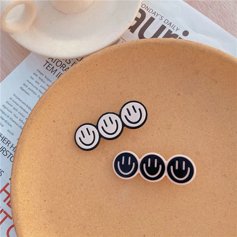 New Acetate Hair Clip White Black Cute Smile Face Acrylic Barrettes Korean Hair Accessories Geometric Side Pins for Women 
New Acetate Hair Clip White Black Cute Smile Face Acrylic Barrettes Korean Hair Accessories Geometric Side Pins for Women