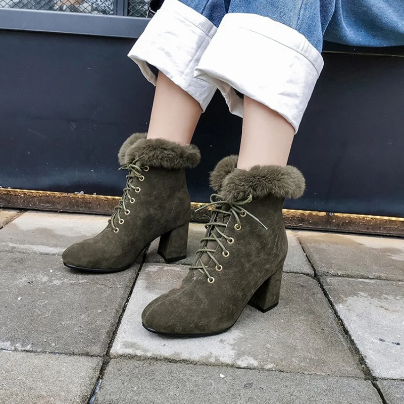 botas mujer 2019 Casual Shoes Women High Heels Boots Western Style Winter Fashion Brand Ladies footware with Fur Anke Boot Black 
botas mujer 2019 Casual Shoes Women High Heels Boots Western Style Winter Fashion Brand Ladies footware with Fur Anke Boot Black