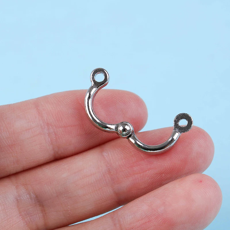 2pcs Pigeon Leg Ring Pet Birds Training Leash Rings Clip Parrot Flying Accessory Opening Foot Ring Accessories Bird Supplies
2pcs Pigeon Leg Ring Pet Birds Training Leash Rings Clip Parrot Flying Accessory Opening Foot Ring Accessories Bird Supplies