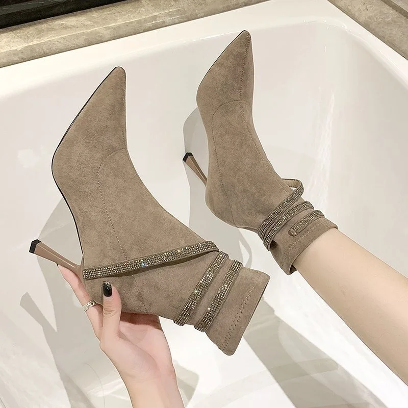Женские ботильоны с острым носком, привлекательные полусапожки на высоком каблуке, на платформе-шпильке, новинка 2022 
Женские ботильоны с острым носком, привлекательные полусапожки на высоком каблуке, на платформе-шпильке, новинка 2022