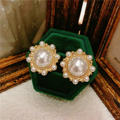 Earring For Women's S925 Pure Silver Needle Super Beautiful French Hepburn Round Rice Pearl Earrings Elegant And Versatile Gift
Earring For Women's S925 Pure Silver Needle Super Beautiful French Hepburn Round Rice Pearl Earrings Elegant And Versatile Gift