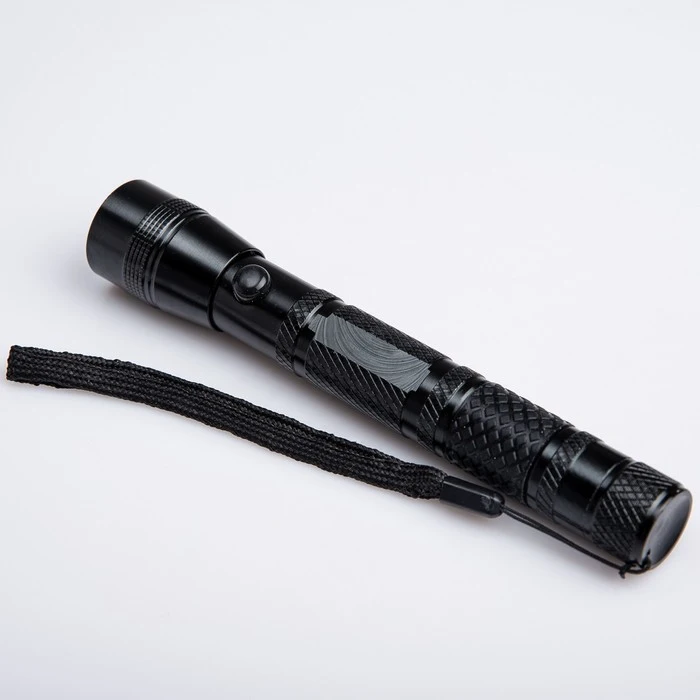 Фонарь ручной с удлиненным корпусом 1 LED 2 АА 15.5х2.5х2.5 см 1134491 | Лампы и освещение
