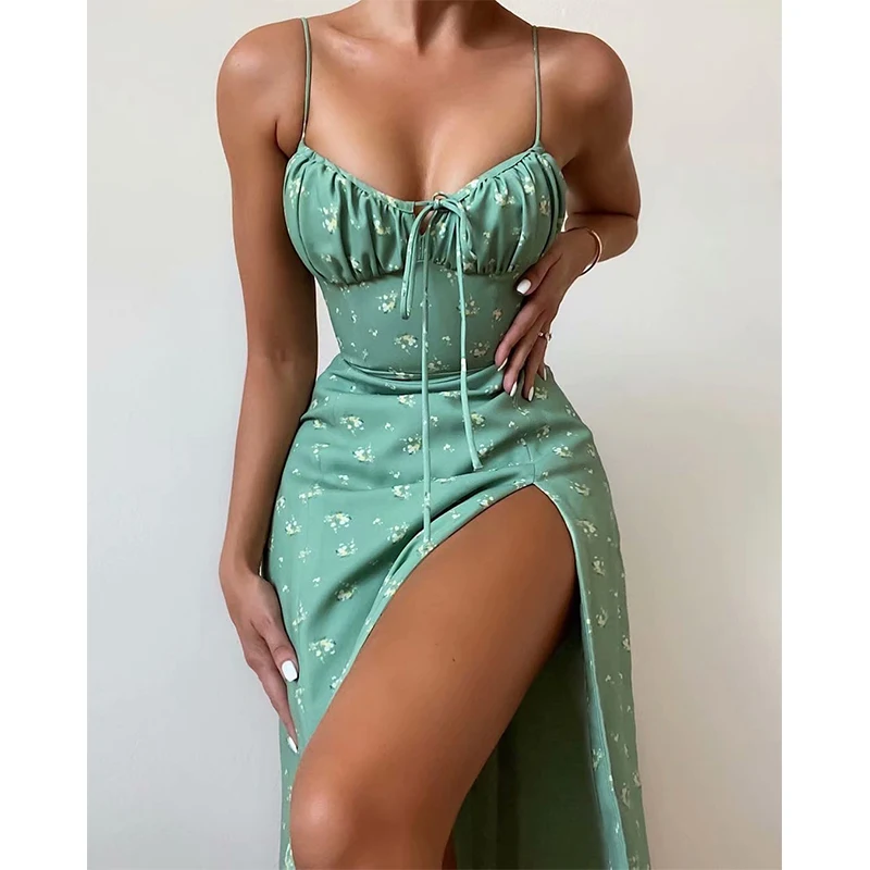 Женское платье на бретельках с цветочным принтом, без рукавов
Женское платье на бретельках с цветочным принтом, без рукавов