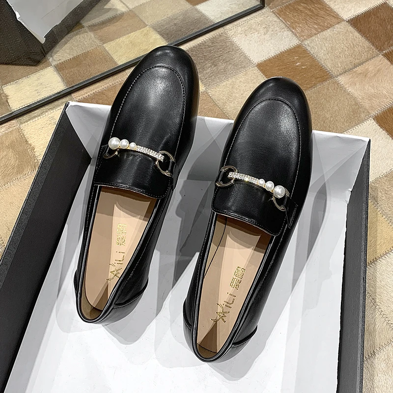 SYNXDN Women Loafers High Quality Soft Leather Flats Slip On Female Office Shoes Metal Buckle Sapato Feminino 2021
SYNXDN Women Loafers High Quality Soft Leather Flats Slip On Female Office Shoes Metal Buckle Sapato Feminino 2021