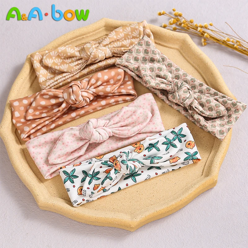 1pcs Printed Baby Headband Girls Hair Accessories Fabric Rabbit Ear Turban Bow Elastic Hairband Baby Princess Christmas Day Gift
1pcs Printed Baby Headband Girls Hair Accessories Fabric Rabbit Ear Turban Bow Elastic Hairband Baby Princess Christmas Day Gift