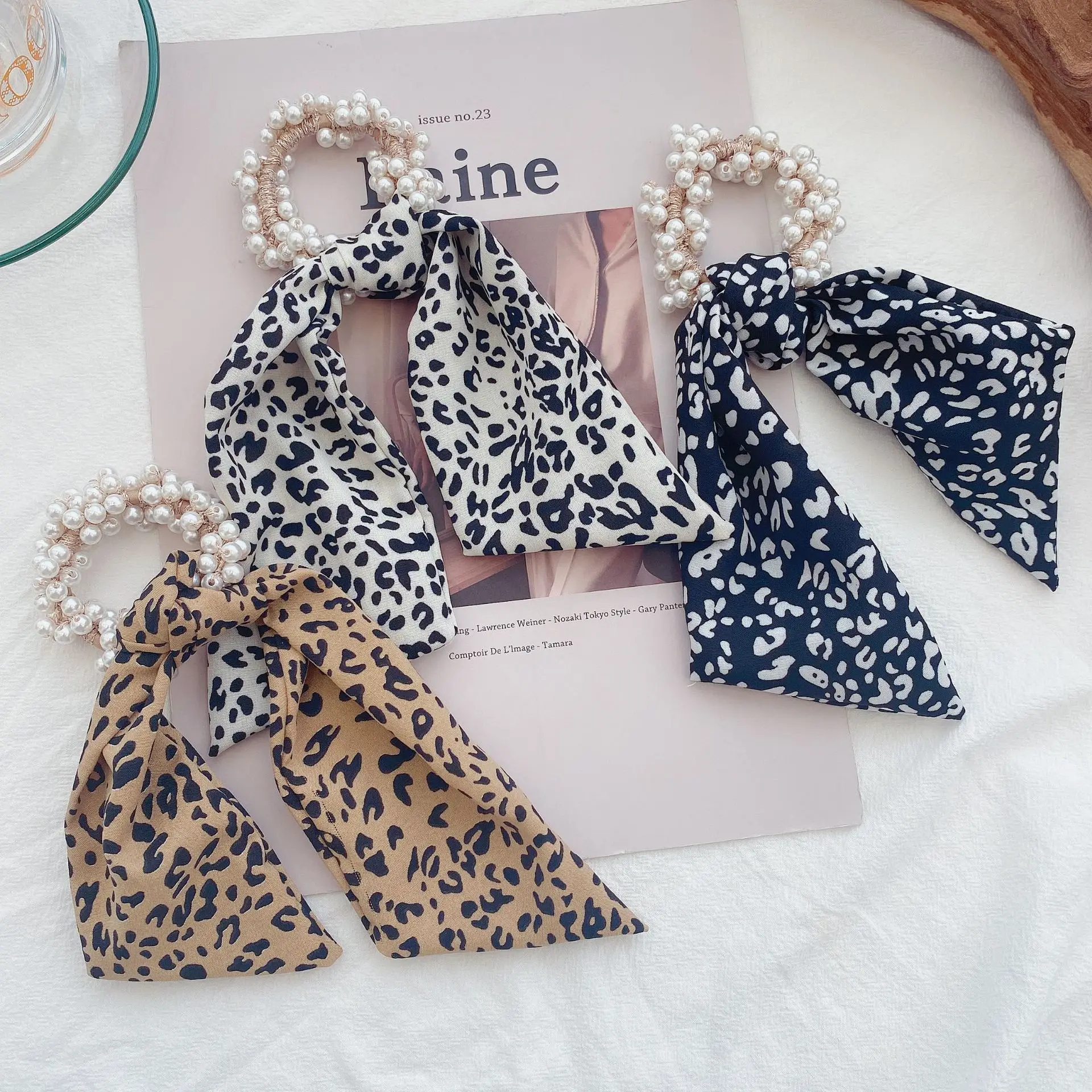 Leopard Pearl Scrunchies Vintage Bow Elastic Hair Bands For Women Girls Hair Ties Satin Ribbon Scarf Ponytail Hair Accessories
Leopard Pearl Scrunchies Vintage Bow Elastic Hair Bands For Women Girls Hair Ties Satin Ribbon Scarf Ponytail Hair Accessories