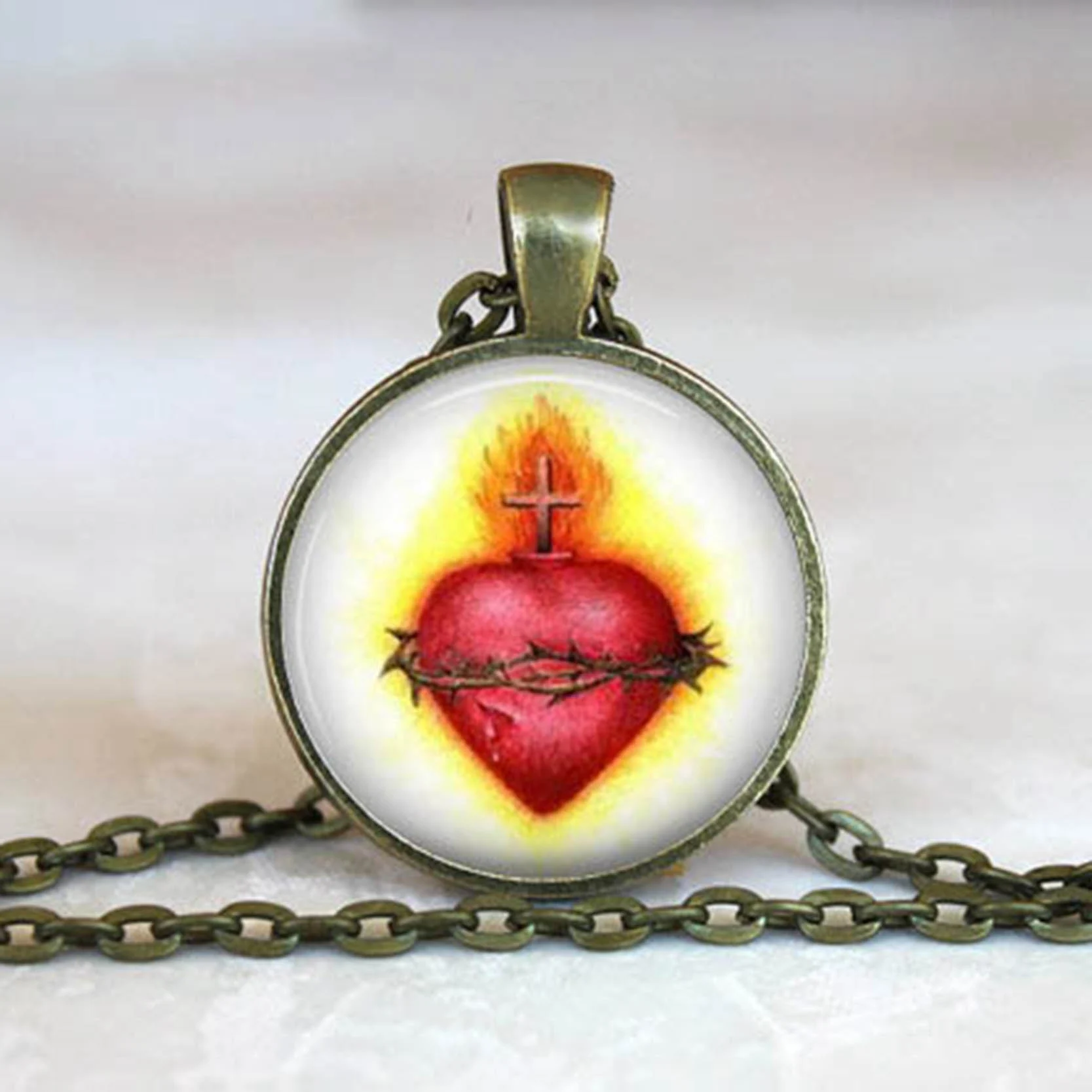 2021 New Fashion All Saints Catholic Church Sacred Heart Necklace Art Photo Sacred Heart of Jesus Pendant Christian Jewelry
2021 New Fashion All Saints Catholic Church Sacred Heart Necklace Art Photo Sacred Heart of Jesus Pendant Christian Jewelry