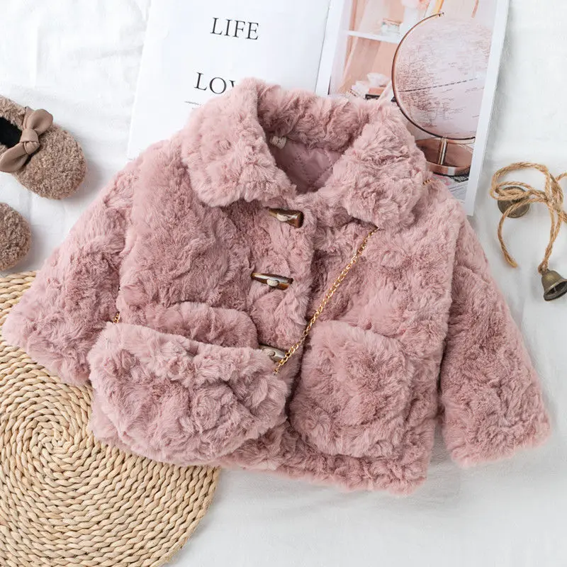 Girls Padded Coat Winter Warm Baby Fashion Outwear Kids Coat Children Thick Clothes Fake Fur Jacket Free Bag 2PCS
Girls Padded Coat Winter Warm Baby Fashion Outwear Kids Coat Children Thick Clothes Fake Fur Jacket Free Bag 2PCS
