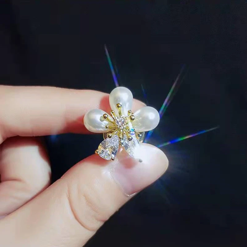 MFY Ladies Brooch Simple Flower Water Drop Pearl Inlaid Zircon Pin Brooch Fashion Temperament Girl Shirt Accessories Hot
MFY Ladies Brooch Simple Flower Water Drop Pearl Inlaid Zircon Pin Brooch Fashion Temperament Girl Shirt Accessories Hot