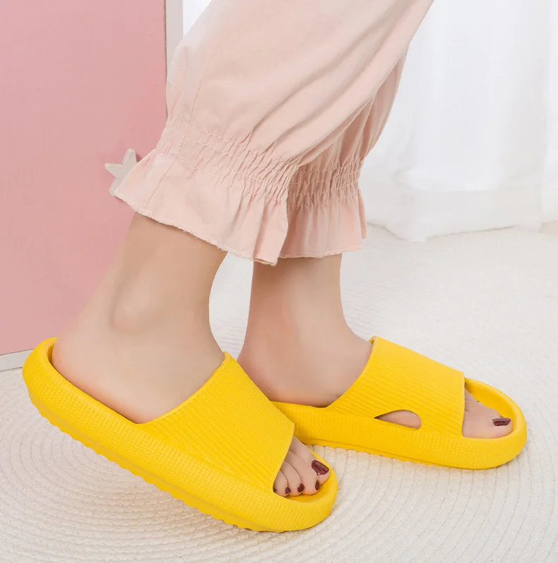 Summer Men Women Thick-Soled Slippers Bathroom Bath Non-Slip Comfortable Slippers Indoor Household Couple Slides
Summer Men Women Thick-Soled Slippers Bathroom Bath Non-Slip Comfortable Slippers Indoor Household Couple Slides
