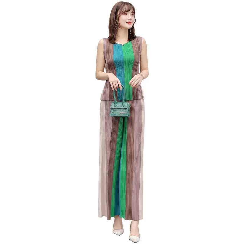 Plus Size Pant Suits Summer For Women 45-75kg 2020 Simple Stripes Stretch Miyake Pleated Clothes Set Tank Top + Wide Leg Pants
Plus Size Pant Suits Summer For Women 45-75kg 2020 Simple Stripes Stretch Miyake Pleated Clothes Set Tank Top + Wide Leg Pants