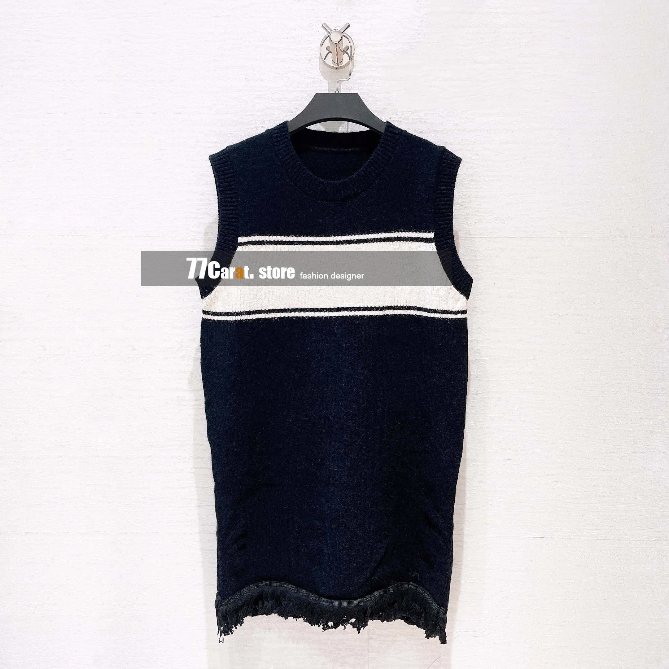 new style high quality women autumn 2021 fashion letter jacquard sleeveless knit wool sweater dresses bodycon sexy mini dress
new style high quality women autumn 2021 fashion letter jacquard sleeveless knit wool sweater dresses bodycon sexy mini dress