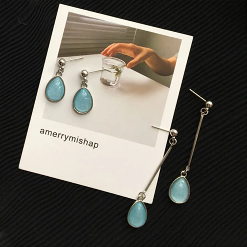 Fashion Geometric Water Drop Shape Earrings Vintage Joker Brief Paragraph Resin Temperament Stud Earrings for Women Jewelry
Fashion Geometric Water Drop Shape Earrings Vintage Joker Brief Paragraph Resin Temperament Stud Earrings for Women Jewelry