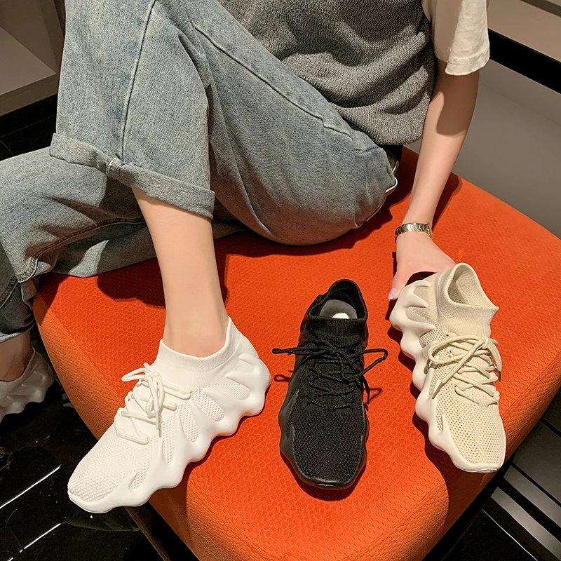Wohdhe Pleated Women Sneakers Platform Breathable Old Dad Authentic Female Sports Shoes Lace-up Sneakers Soft New 2021
Wohdhe Pleated Women Sneakers Platform Breathable Old Dad Authentic Female Sports Shoes Lace-up Sneakers Soft New 2021