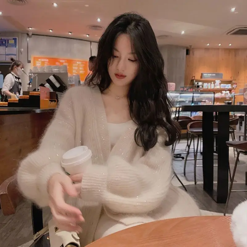V-neck Sweater Women Bright Silk Mohair Solid Color Knitted Cardigan Female Autumn-winter Loose Outerwear Lethargic Style Jacket
V-neck Sweater Women Bright Silk Mohair Solid Color Knitted Cardigan Female Autumn-winter Loose Outerwear Lethargic Style Jacket