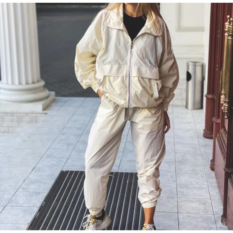 Sportswear Women Clothing Turn-down Collar Solid Jacket Tracksuit Hip Hop Streetwear Fashion Two Piece Set Women Outfit
Sportswear Women Clothing Turn-down Collar Solid Jacket Tracksuit Hip Hop Streetwear Fashion Two Piece Set Women Outfit