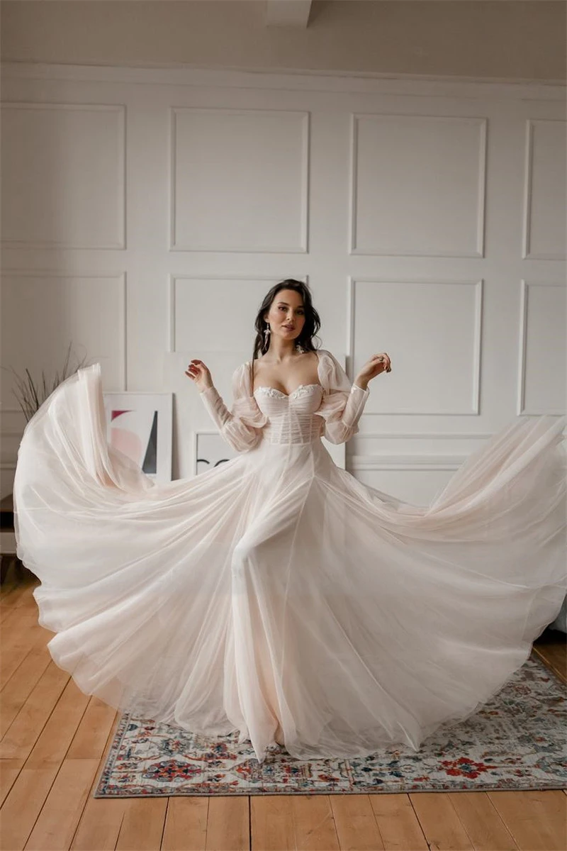 Женское свадебное платье с открытыми плечами, открытой спиной и аппликацией
Женское свадебное платье с открытыми плечами, открытой спиной и аппликацией