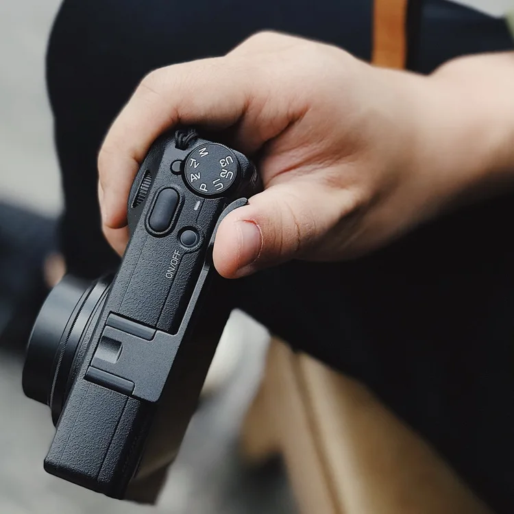 Aluminium Alloy Thumb Grip Metal Camera Hot Shoe Cover for Ricoh GR3 GRiii Black Silver Colors
Aluminium Alloy Thumb Grip Metal Camera Hot Shoe Cover for Ricoh GR3 GRiii Black Silver Colors