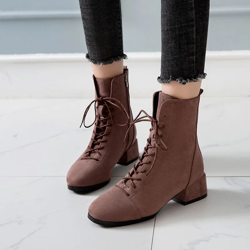 Martin Boots Female Autumn New Women's Shoes Woman Korean Lace Up Zipper Thick Mid Heels Fashion Ankle Boots Plus Size 43
Martin Boots Female Autumn New Women's Shoes Woman Korean Lace Up Zipper Thick Mid Heels Fashion Ankle Boots Plus Size 43