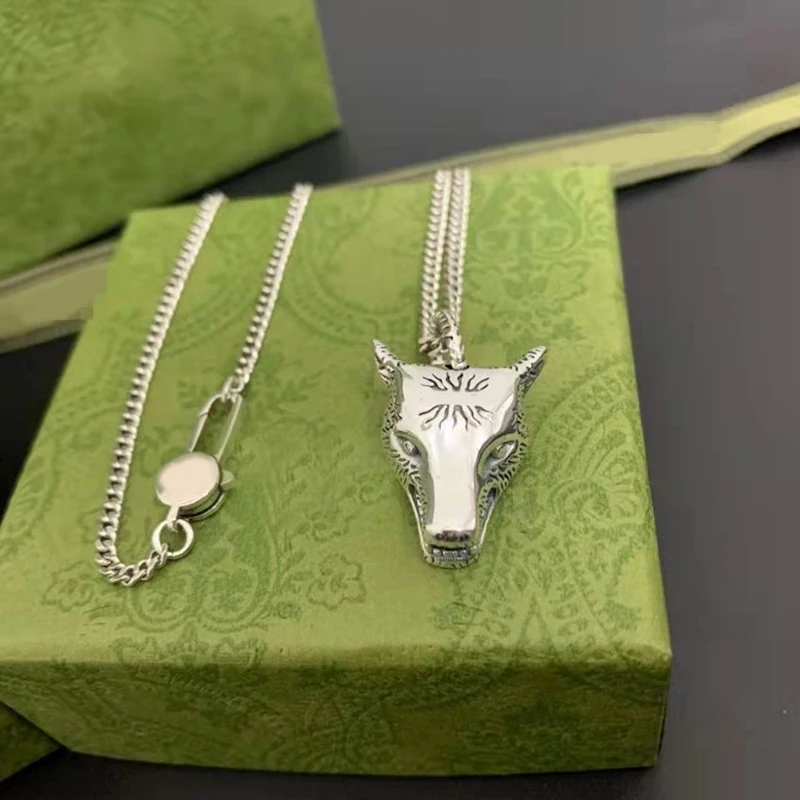 Ag 925 Sterling Silve Light Luxury Brand High Quality Wolf head Necklace Fashion retro couple men and women jewelry gifts
Ag 925 Sterling Silve Light Luxury Brand High Quality Wolf head Necklace Fashion retro couple men and women jewelry gifts