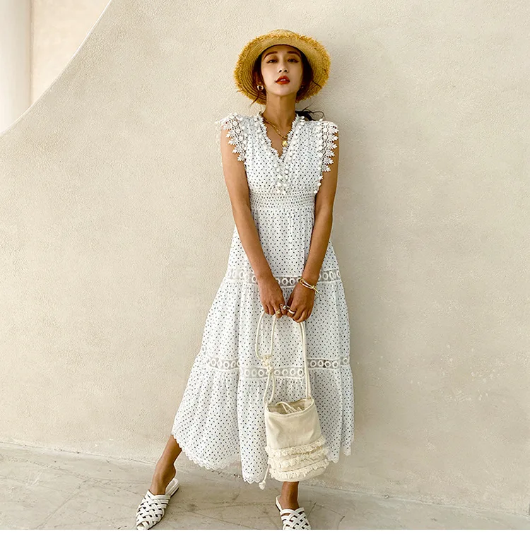 Femme Summer New Bohemian Midi Dress Sleeveless Tassel Hollow Out Sweet Long Dress Elastic Waist Patchwork Lace Holiday Vestidos
Femme Summer New Bohemian Midi Dress Sleeveless Tassel Hollow Out Sweet Long Dress Elastic Waist Patchwork Lace Holiday Vestidos