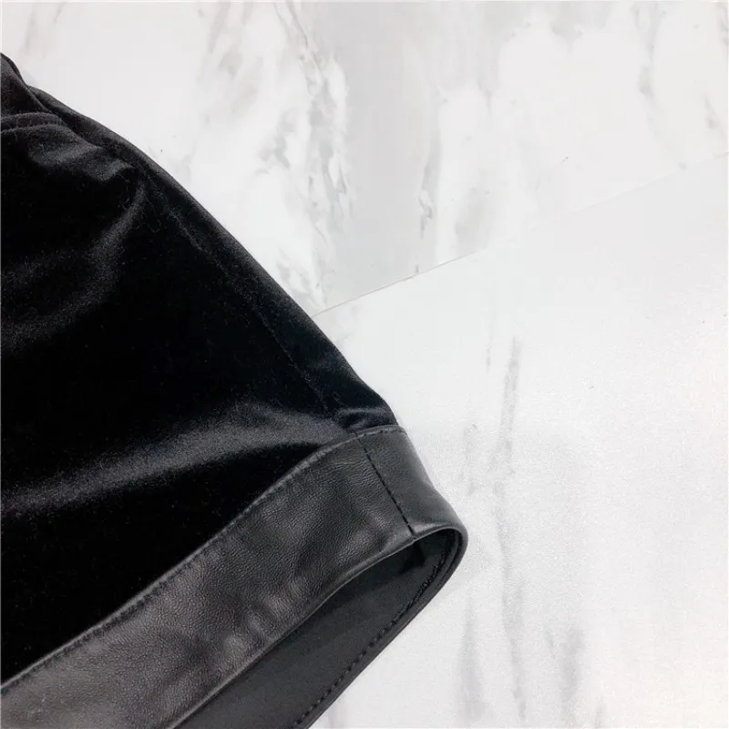 Velvet Genuine Leather Splice High Waist Shorts Autumn Women Wide Leg Trousers Fashion Biker Elastic Hotpants Casual Sweatpants
Velvet Genuine Leather Splice High Waist Shorts Autumn Women Wide Leg Trousers Fashion Biker Elastic Hotpants Casual Sweatpants