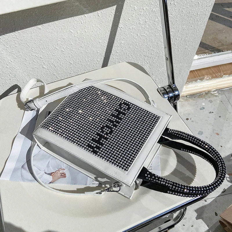 Diamond Square Tote bag 2021 Summer New High-quality PU Leather Women's Designer Handbag Luxury brand Shoulder Messenger Bag
Diamond Square Tote bag 2021 Summer New High-quality PU Leather Women's Designer Handbag Luxury brand Shoulder Messenger Bag