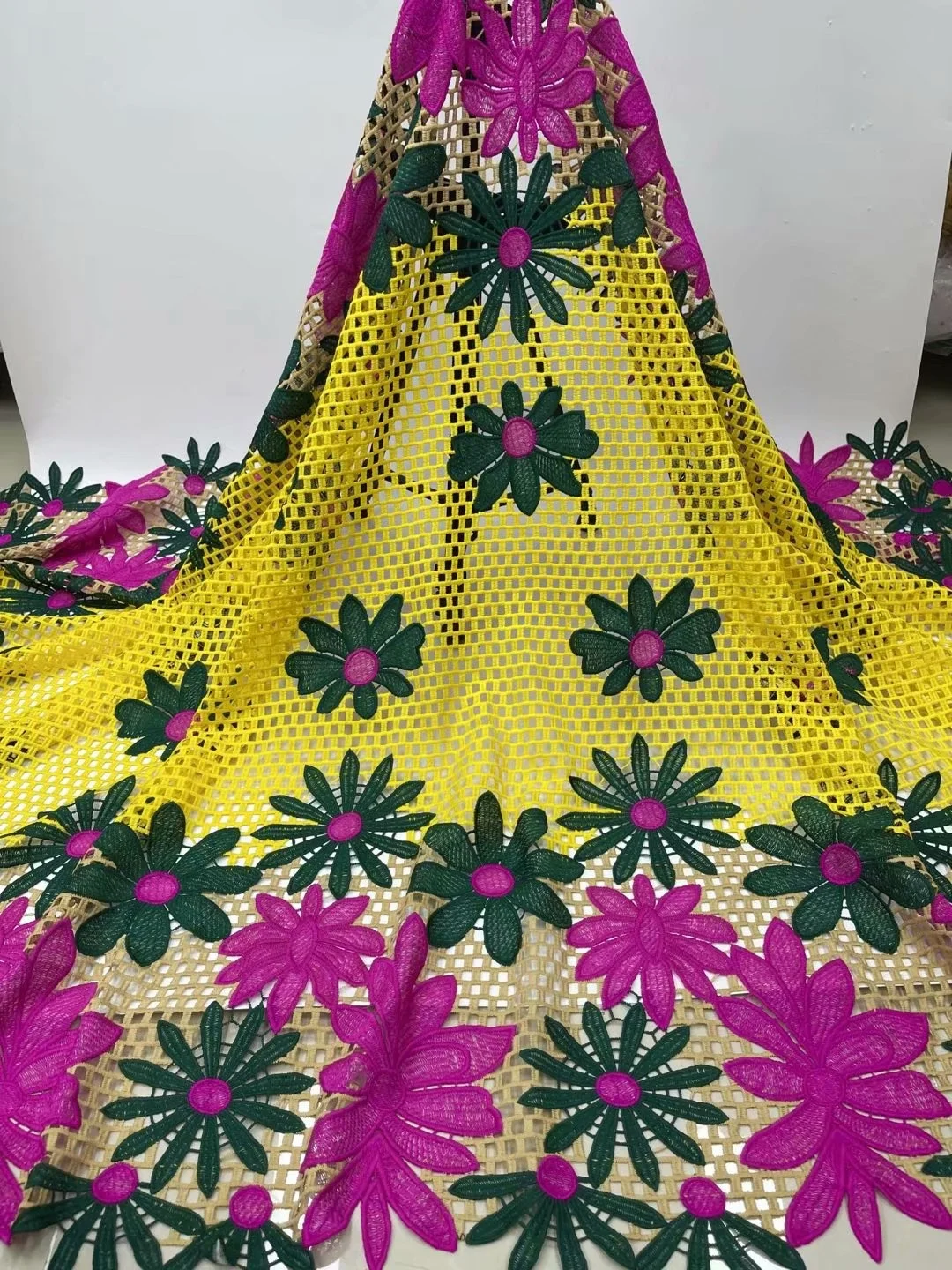 African Cord Lace Fabric 2021 High Quality Nigerian Lace Fabric Swiss Voile Lace Water Soluble Lace For Wedding Party 5Yards
African Cord Lace Fabric 2021 High Quality Nigerian Lace Fabric Swiss Voile Lace Water Soluble Lace For Wedding Party 5Yards